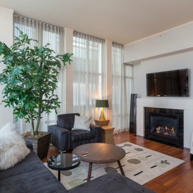 Cosmopolitan Penthouse Sells For $918,888